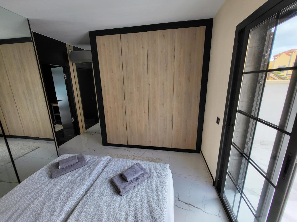 Sea View Luxury Apartment - Playa Del Duque Costa Adeje  Exterior photo